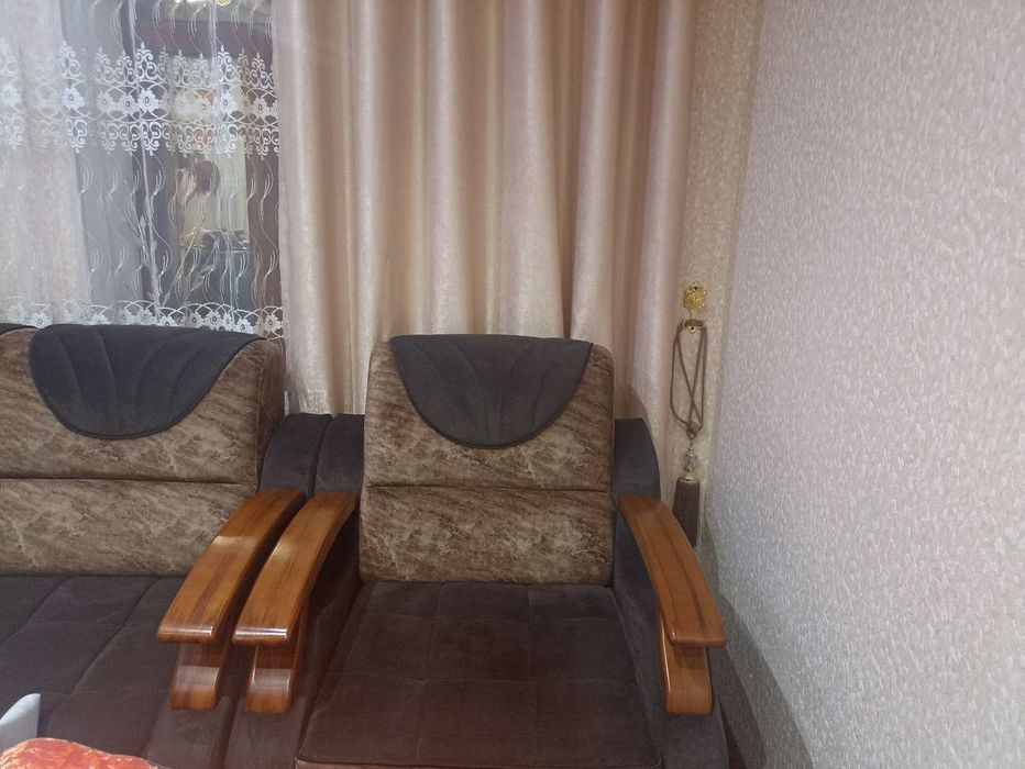 Уголок диван  столи билан