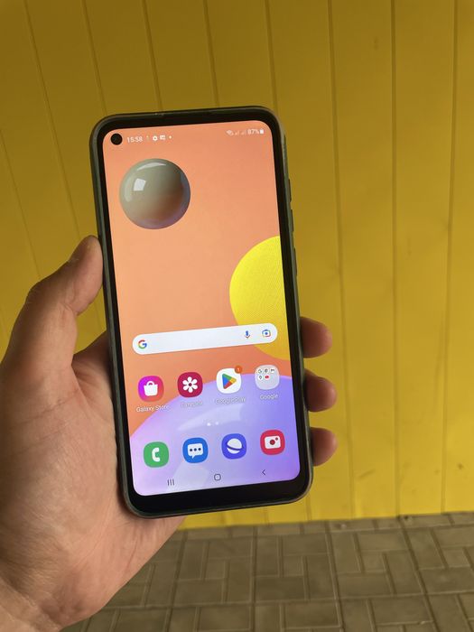 Продам Samsung A11.