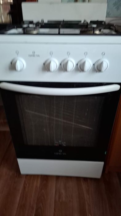 Продам газовую плиту