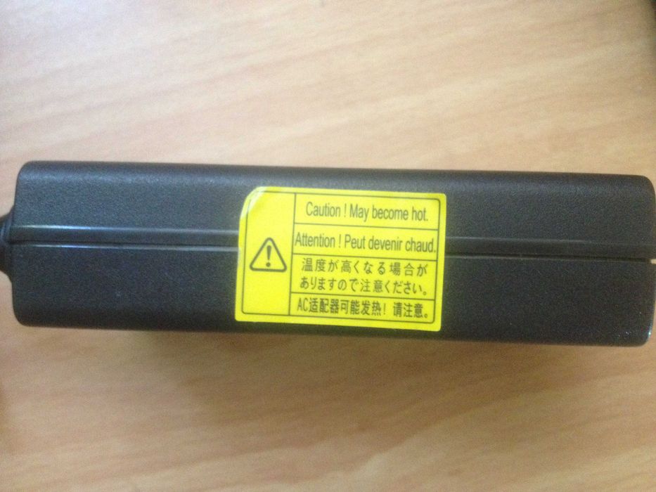 Зарядки для ноутбука 19 V 3.42 A