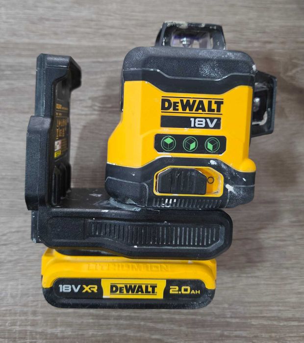 Лазерен нивелир DeWalt DCLE34031D1