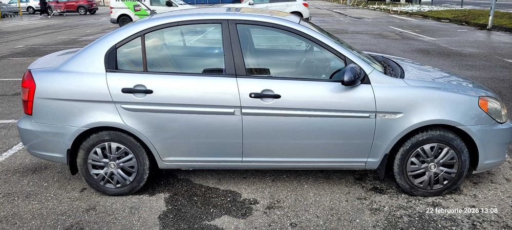 Hyundai Accent MC 1.4 DOHC GL+ 4DR M/T STD