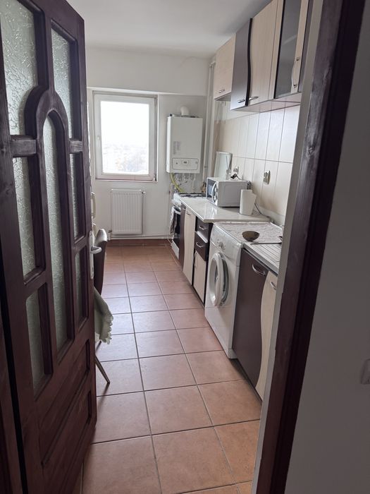 Inchiriez ap 2 camere central. Bloc Brd