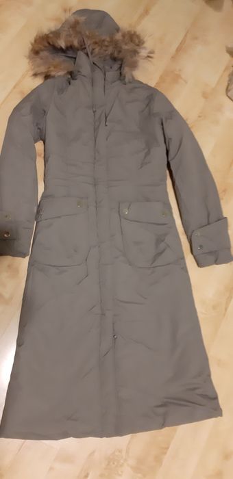 Дълго топло яке със сваляща се качулка