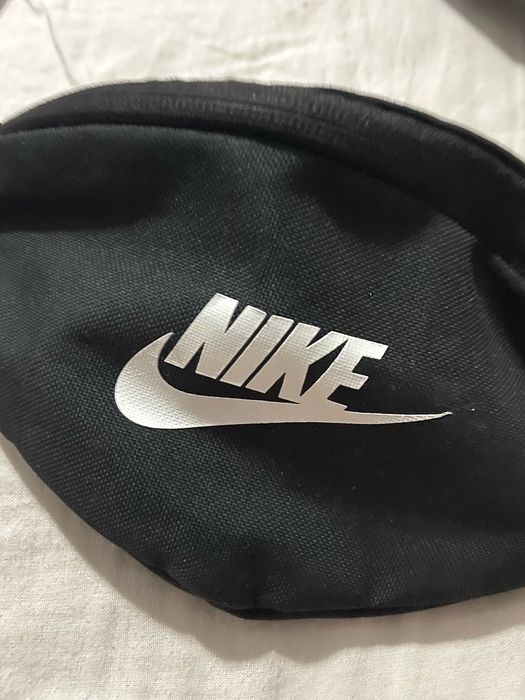 Чантичка Nike ..