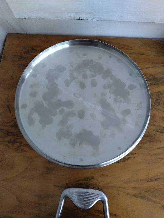 Grill Zepter 30 cm diametru total . si 4 cm adancime .