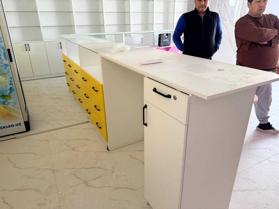 Шкафтар мен сөрелер