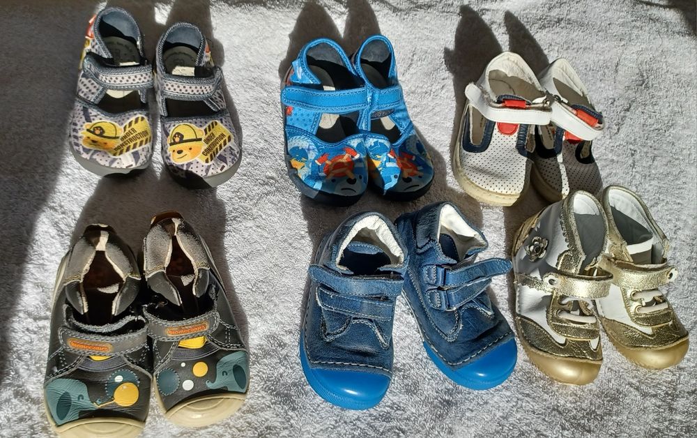Оригинални детски обувки номер 22 и 23