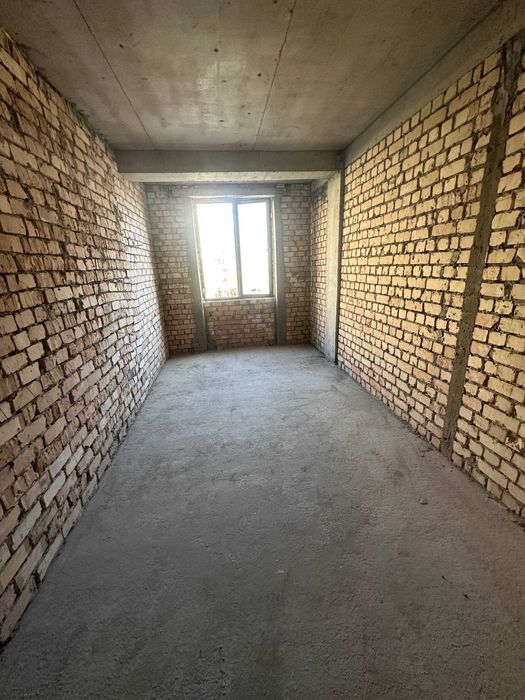 Продается коробка 3-4/3/10 на Алмазарский. Площадь 111 квм