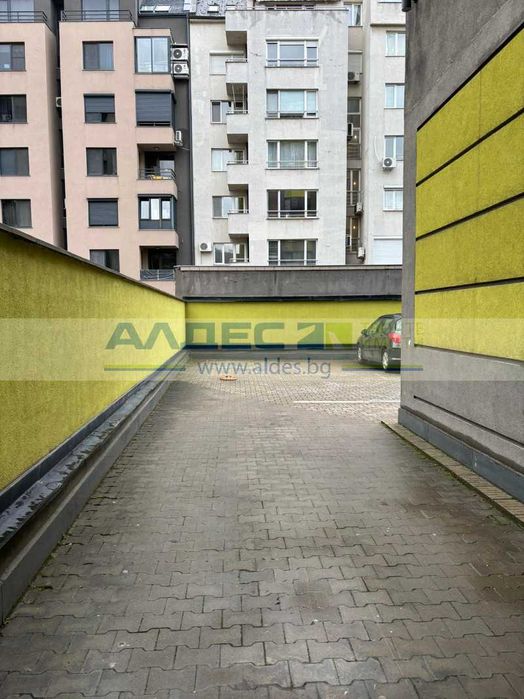 Дава се под наем Гараж / Паркомясто в София, Стрелбище - 30 кв.м за 153 € - Снимка #1