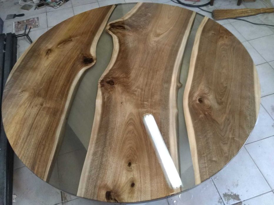 Маси и плотове от масивна дървесина и епоксидна смола