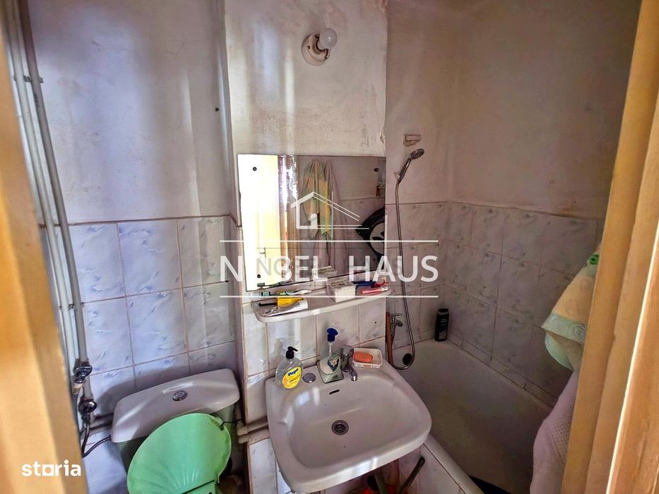 Apartament 2 camere, decomandat, etajul 4, bloc cu lift, zona Stadion
