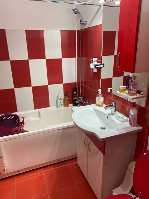 Apartament 2 camere, balcon, gata de utilizare