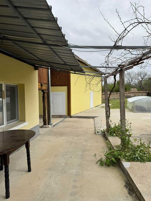 Къща в село Ново село