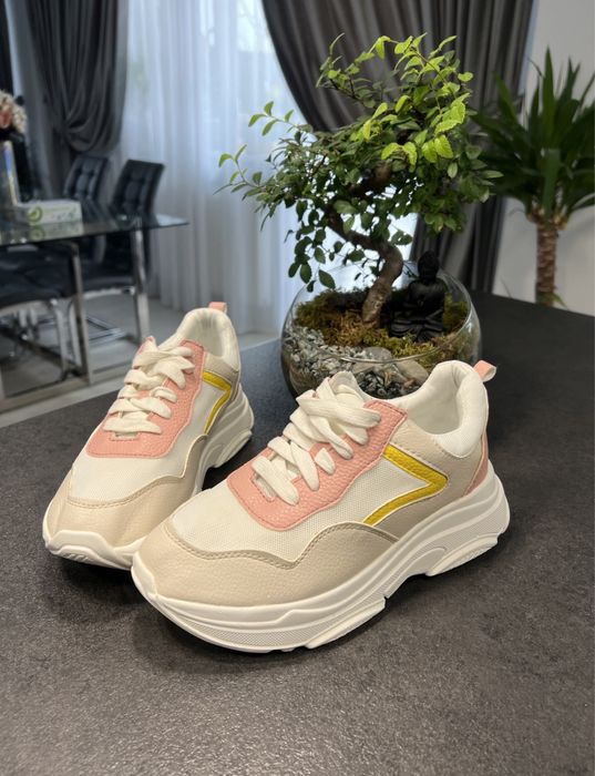 Adidasi Primark stare impecabila