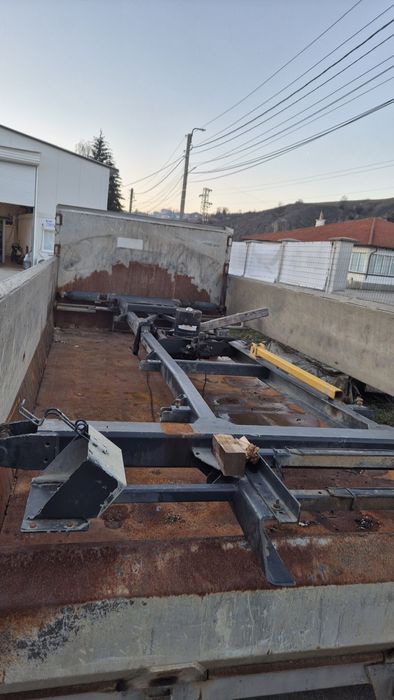 Самосвален кош тристранен