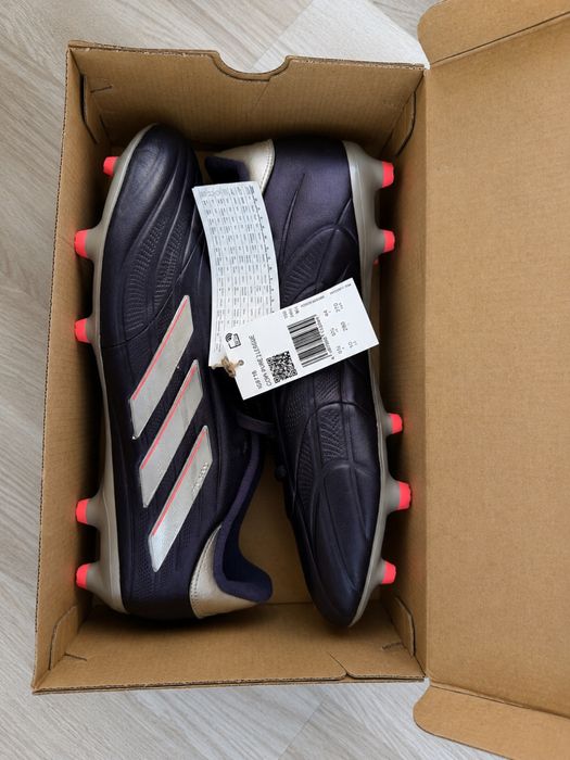 Ghete fotbal Adidas marimea 44