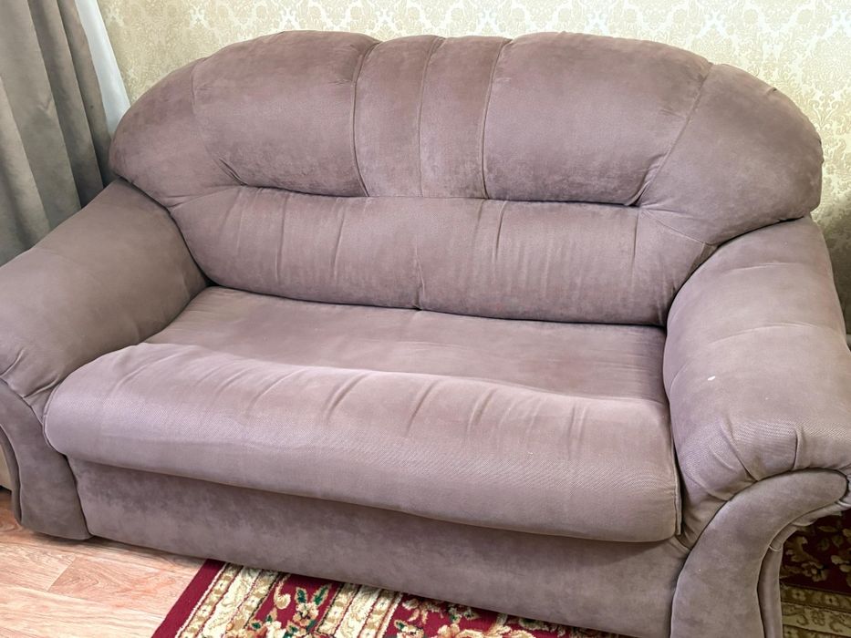 Продаётся диван-кровать, кресло и мини-диван.