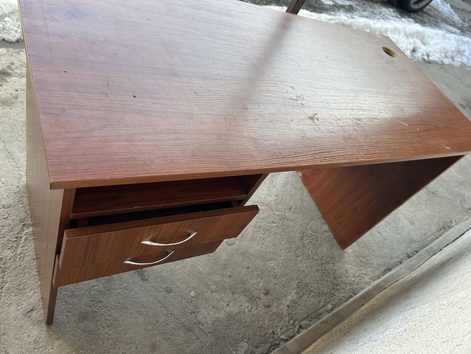 Продам.  Стол.