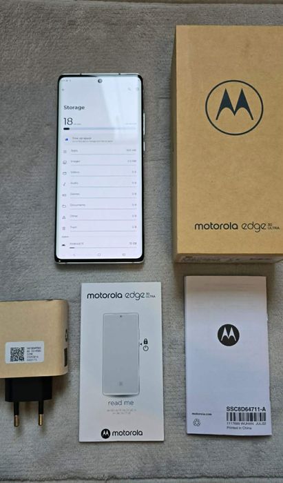 Възможен бартер/Motorola Edge 30 Ultra 256GB