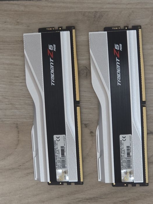 DDR5 32GB G.SKILL Trident z5 6000Mhz