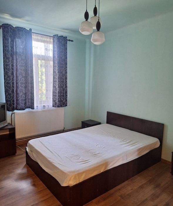 Închiriez  apartament  onesti