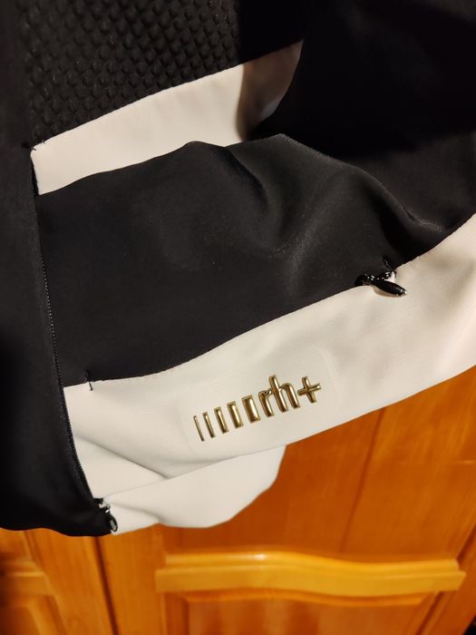 Маркова ски  екипировка.Нова,красива стилна.