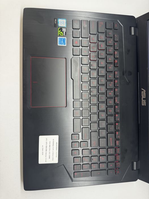 Asus ZX53V Gaming notebooki sotiladi
