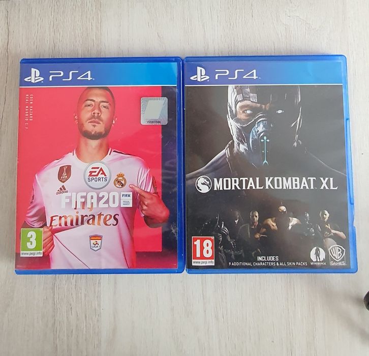 PS4 PRO 2 controllers