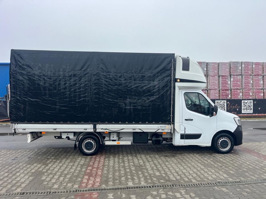 Vand renou master 2022  9 europaleti cu cabina de dormit