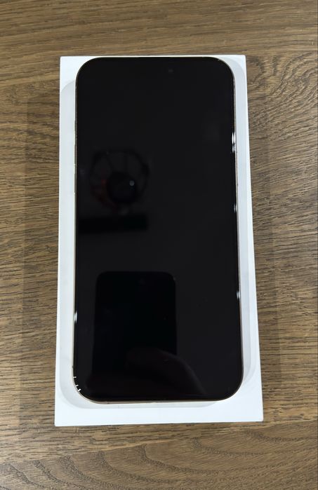 Apple iPhone 16 Pro Max 256GB Desert Titanium НЕ е 17 Pro Max Air