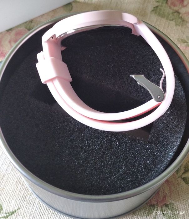 Часы от Mary Kay