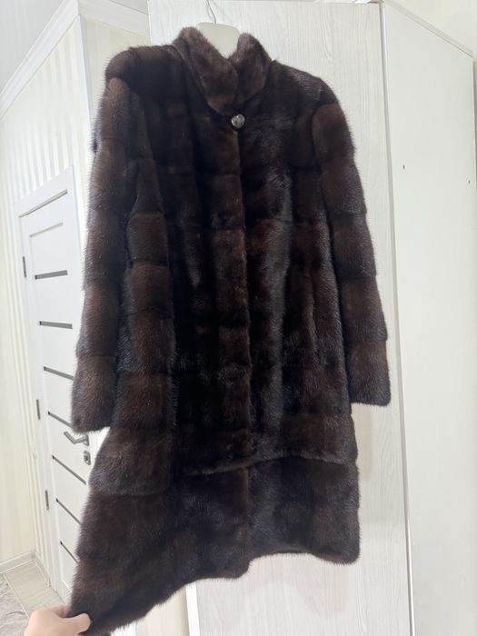 Продаю норковую шубу (в идеальном состоянии)