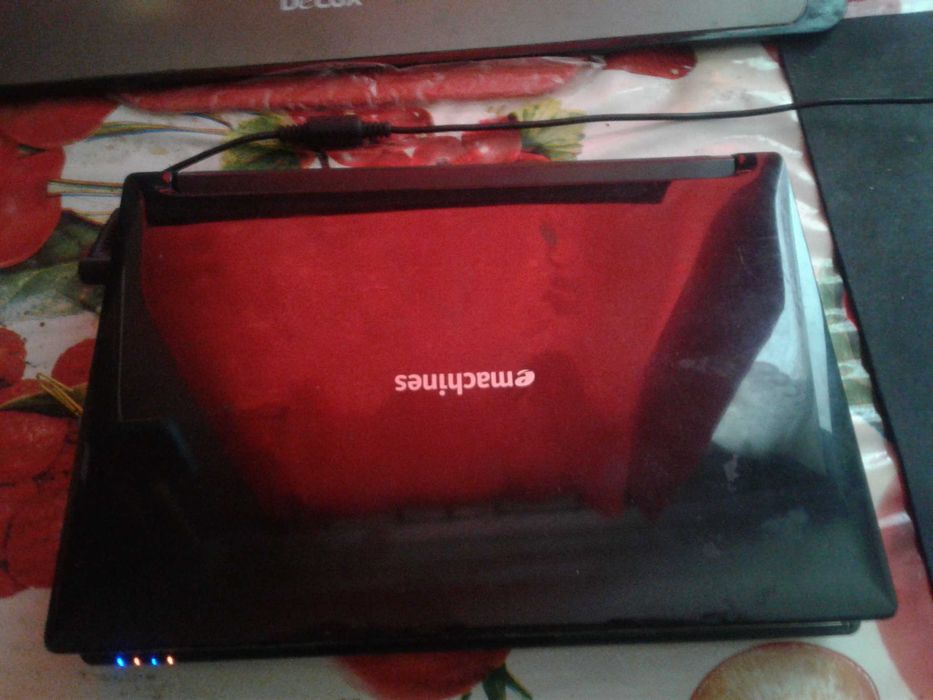 Нетбук Acer eMachines 355-N571G32Ikk