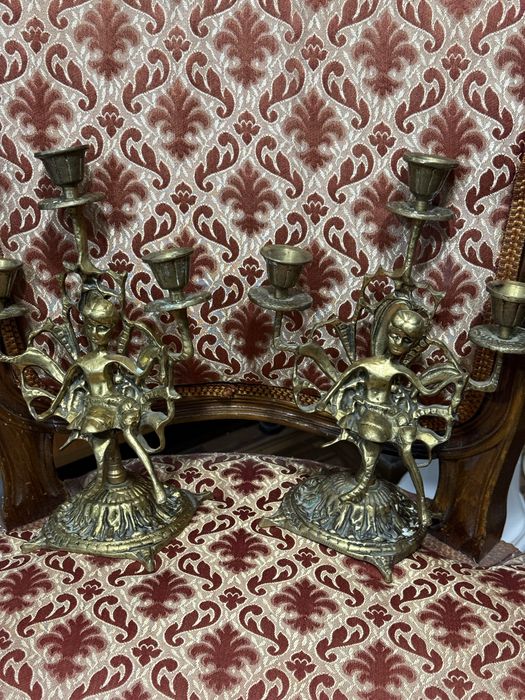 два стари бронзови масивни свещника тройка