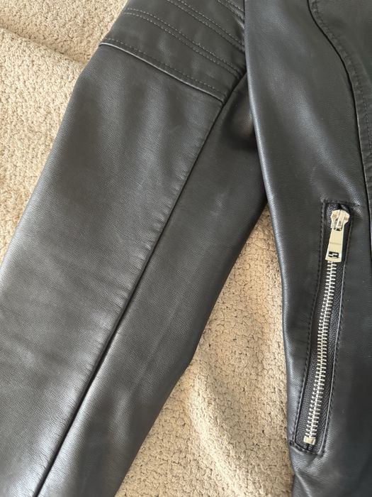 Дамско кожено яке вталено