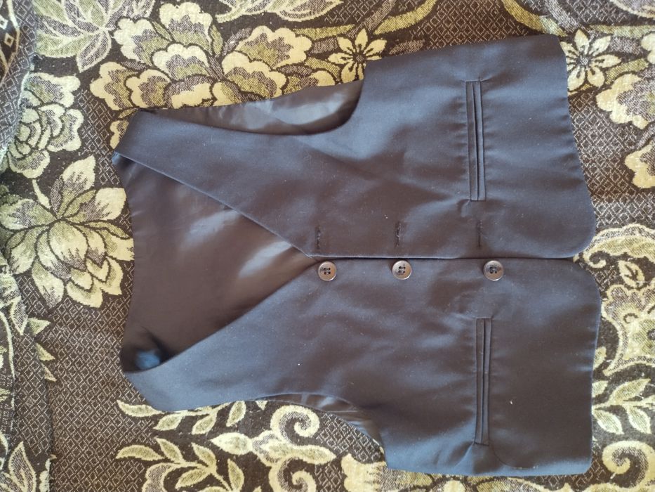 Продам школьную форму. Пакет с детскими вещами