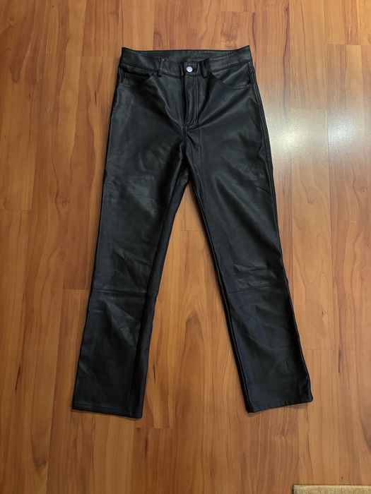 Черен кожен клин