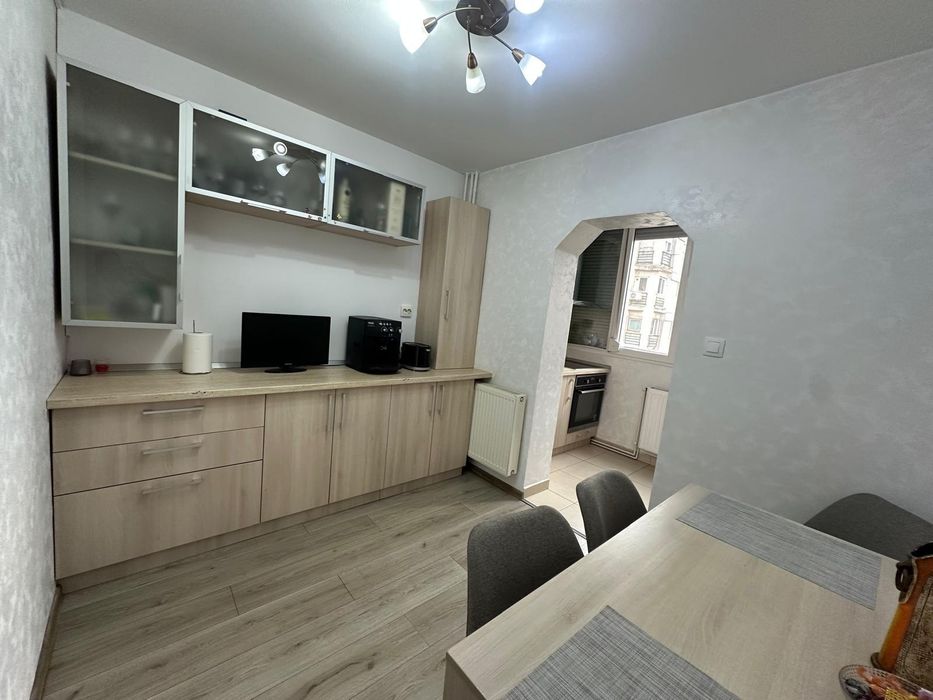Inchiriez apartament 3 camere in Oradea