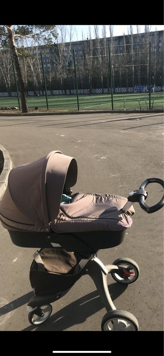 Продаю коляку STOKKE