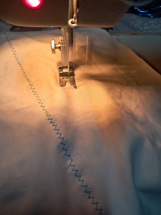 Masina de cusut zig zag