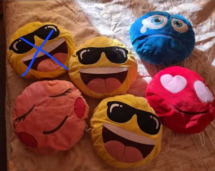 Pernute emoji (emoticoane) de vanzare