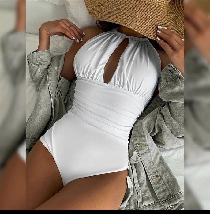 Слитный купальник