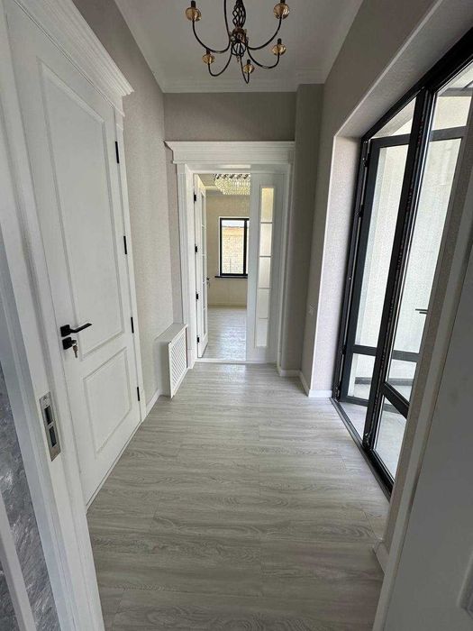 Уй сотилади Уч кахрамон постан кирганда 5 км Хожи ота махалла