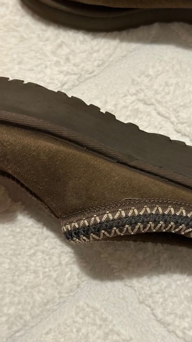 UGG razz 31 (12) размер. Уголемени. Много са топли и удобни.