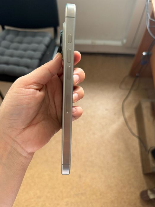 iPhone 16 pro max продам