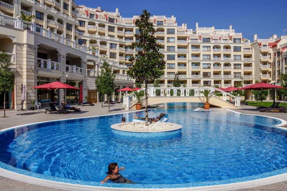 Продава се Тристаен апартамент в с. Аспарухово, Област Варна - 92 кв.м за 909 €/кв.м - Снимка #20