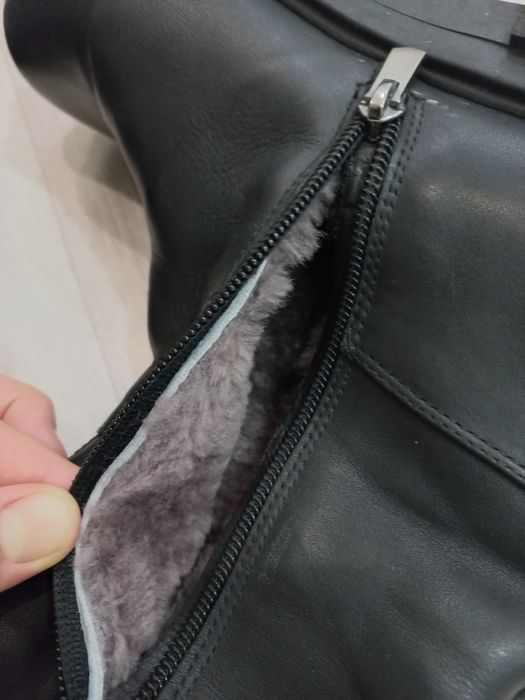 Продается женские сапоги