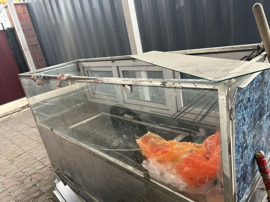 Продам витрины холодильник