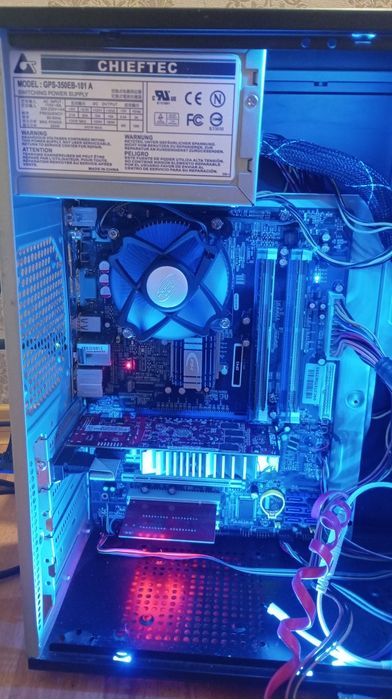 Q9400/Ram4.5Gb/HDD250/Radeon